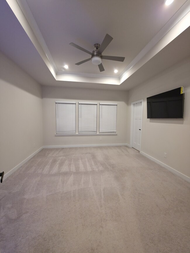 Master bed room - 9773 Oaklawn Blvd NW