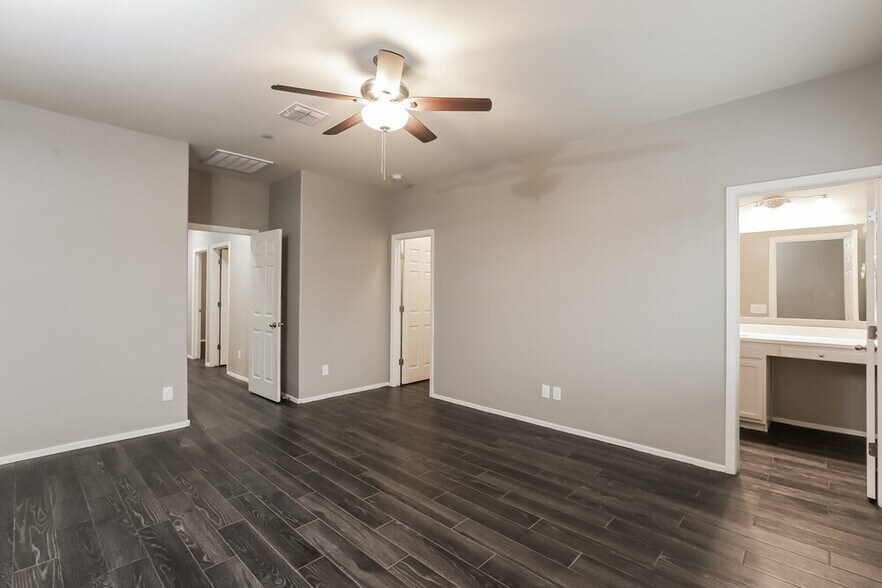 Building Photo - 21221 W Hubbell St