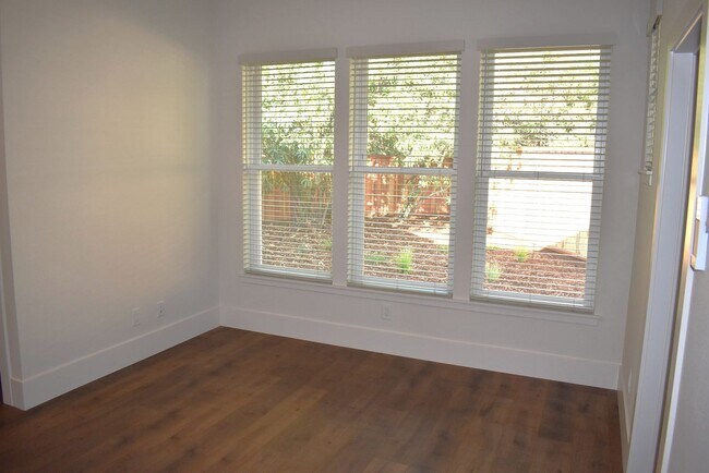 Building Photo - Brand new ADU unit!