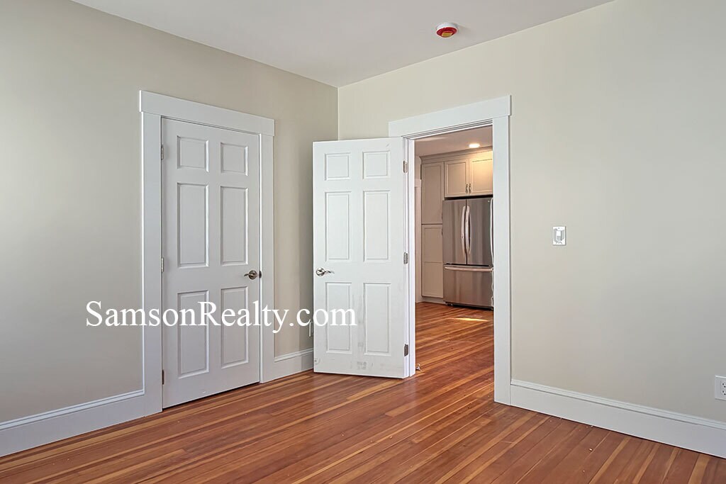 Building Photo - 178 Hillside Ave