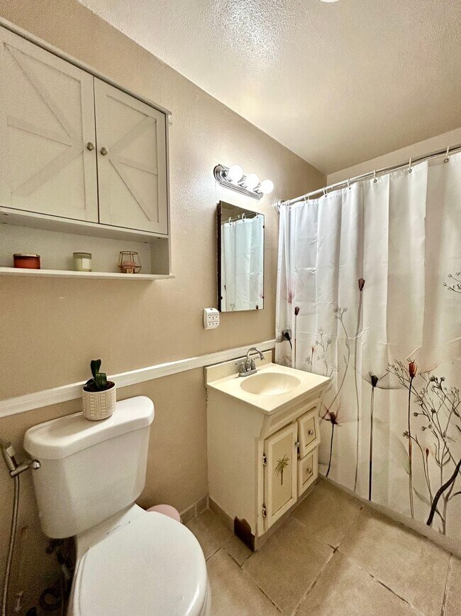 Building Photo - Charming 2 Bed / 1 Bath Home in Desirable Oak Park in San Diego