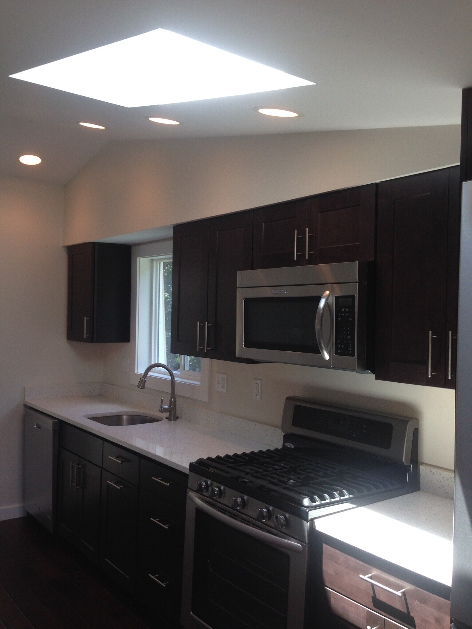 Building Photo - 7 Maverick St