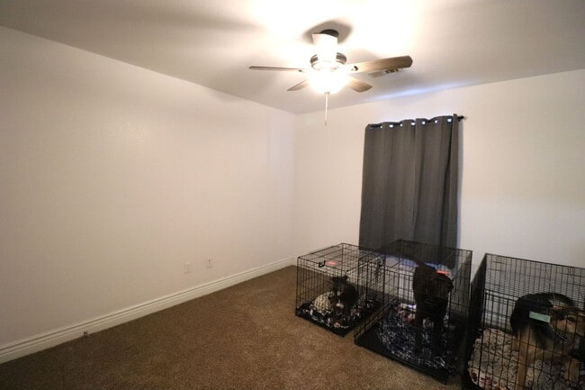 Building Photo - Spacious home for rent!