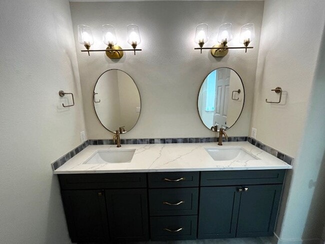 Building Photo - 55 Salt Lick Pl