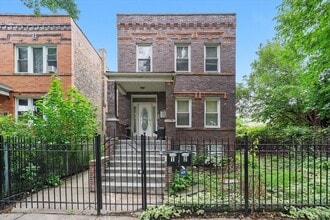 Building Photo - 1756 N Karlov Ave
