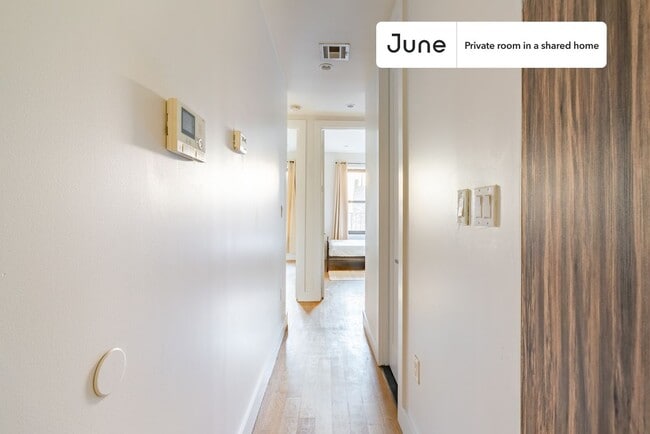 Building Photo - Room in Shared 3 bed/1 bath home