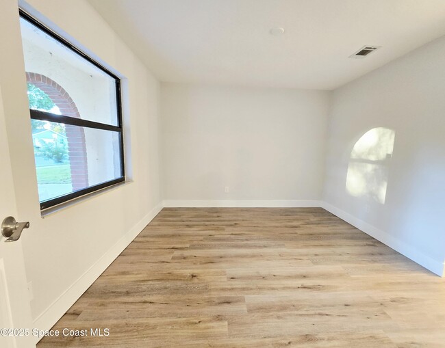 Building Photo - 132 Haven Dr