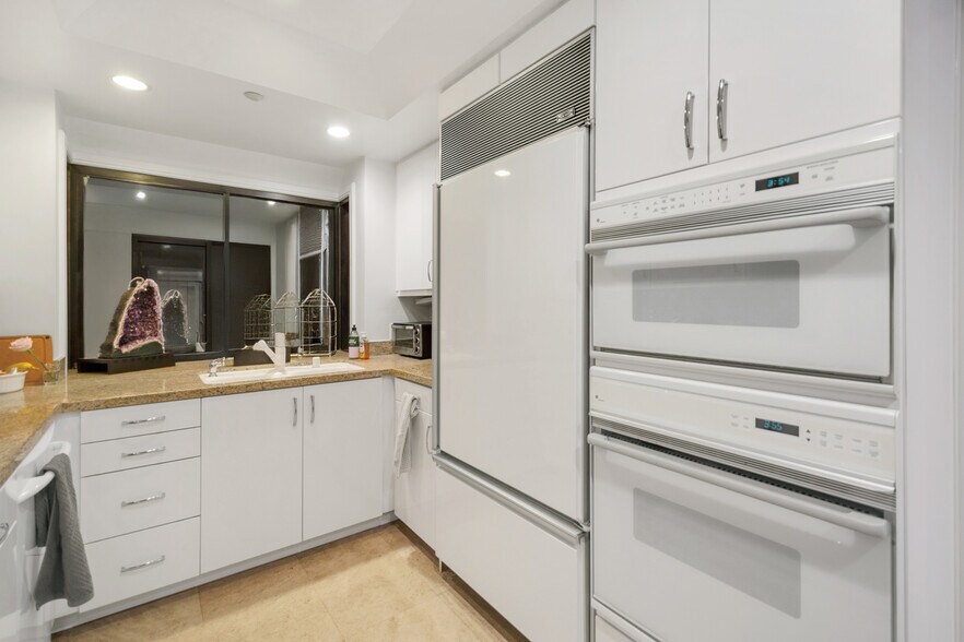 Building Photo - 701 Ocean Ave