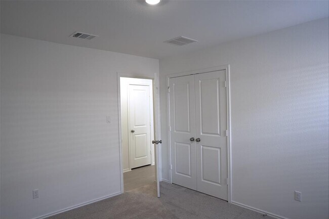 Building Photo - 4108 Rushing Ranch Path