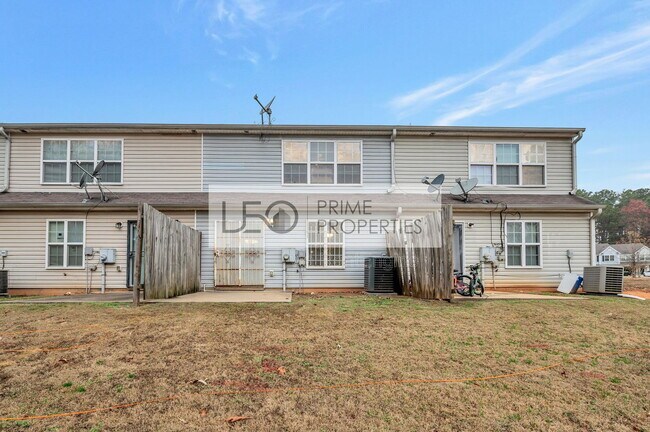 Building Photo - 950 Parkway Rd