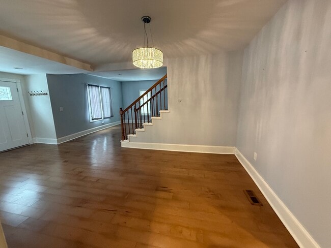 Building Photo - 15036 W Russell Rd