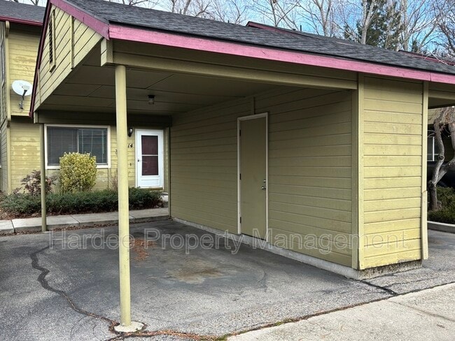 Building Photo - 614 E Pennsylvania St