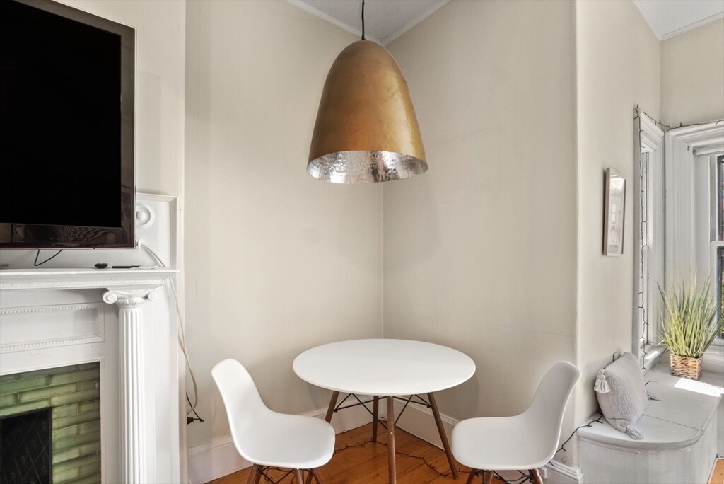 Building Photo - 298 Marlborough St