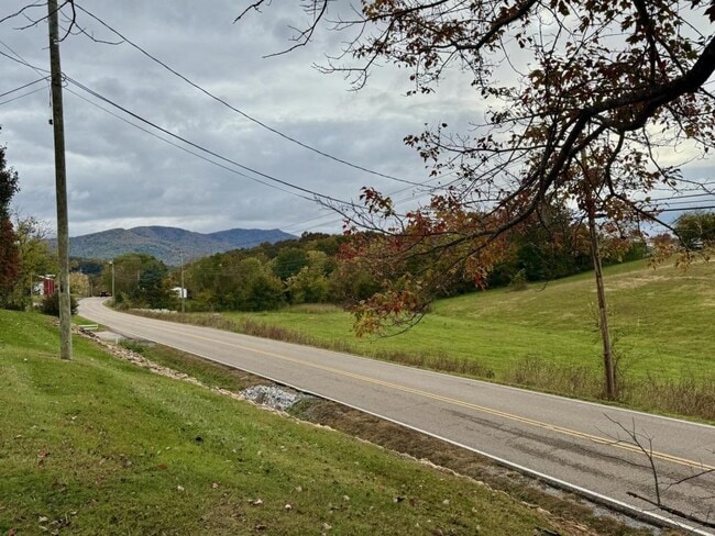 Building Photo - 11025-11107 107 Cutoff