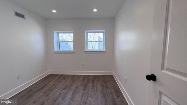 Building Photo - 1424 S 22nd St