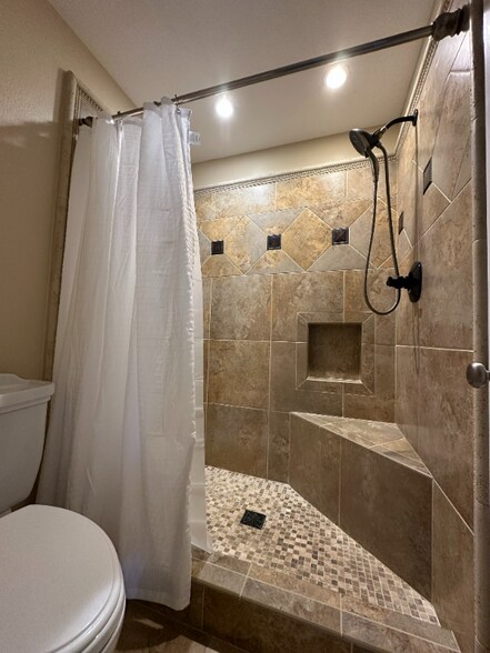 Building Photo - 2501 SE 175th Ave