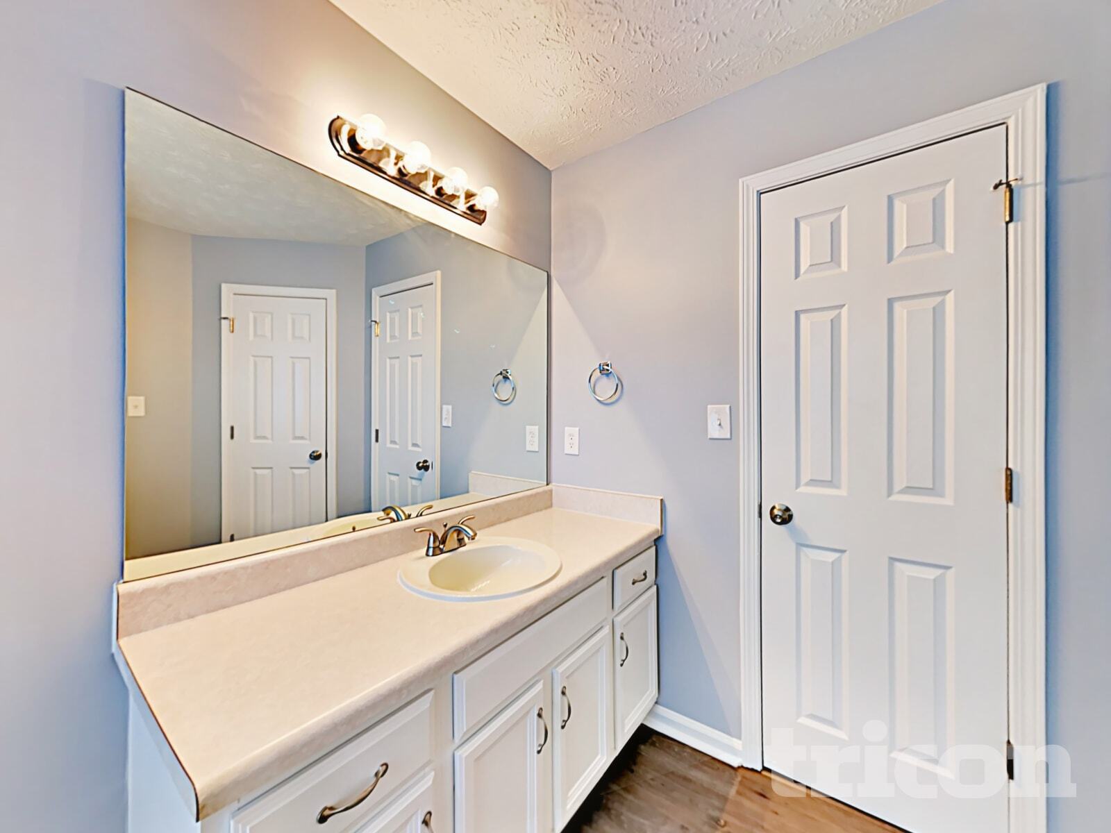 Building Photo - 262 Maplelake Dr