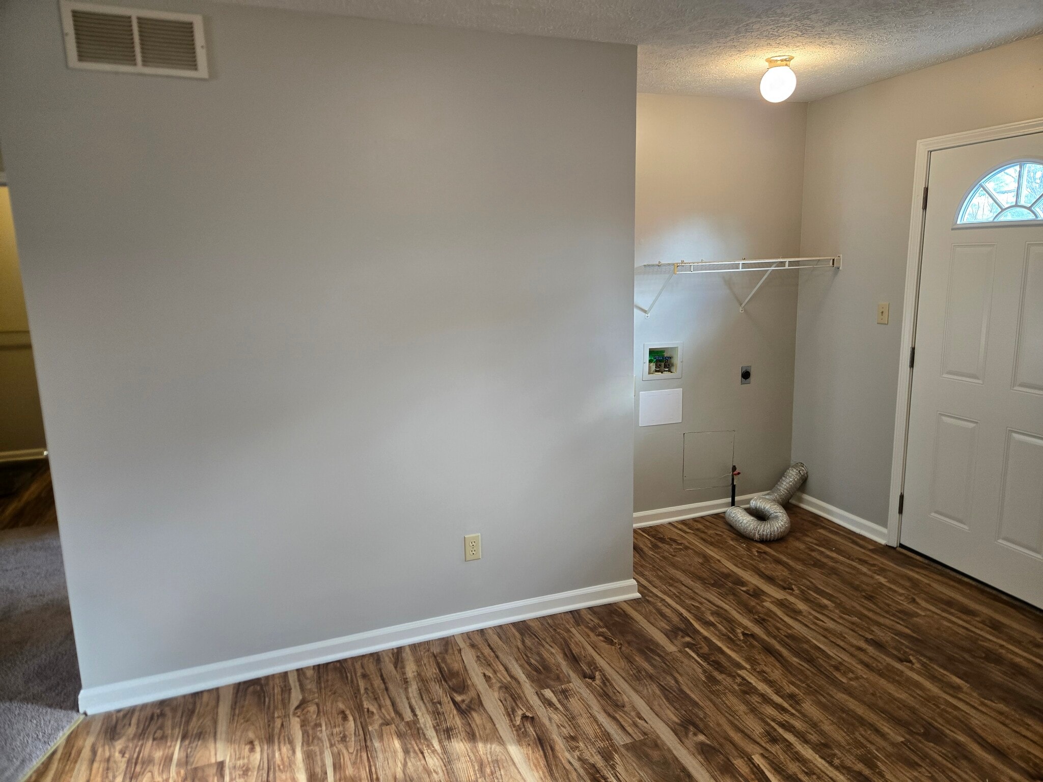 Building Photo - 114 Herring Hts