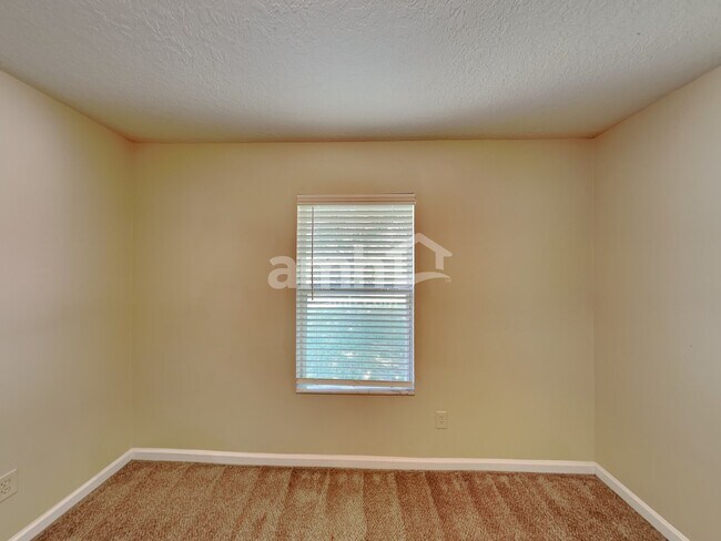 Building Photo - 1052 Deer Chase Drive