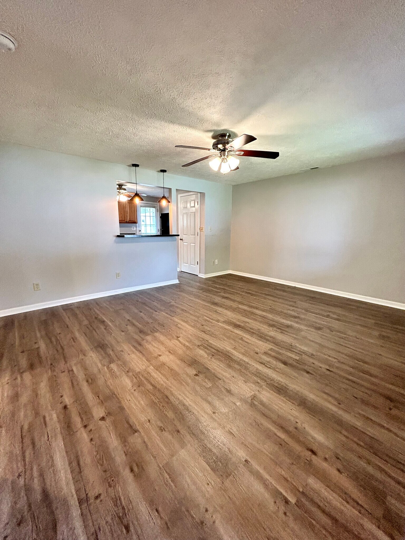 Building Photo - 1610 Briedweng Ave