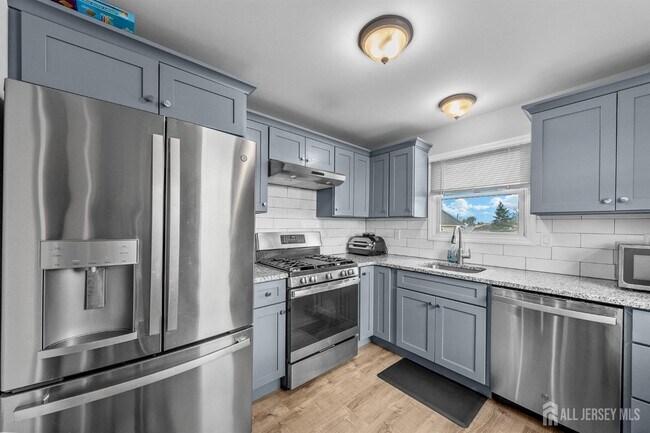 Building Photo - 816 King Georges Rd