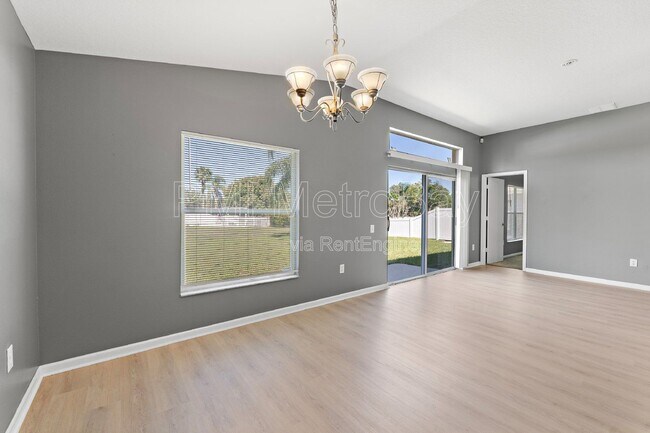 Building Photo - 1010 Summer Breeze Dr