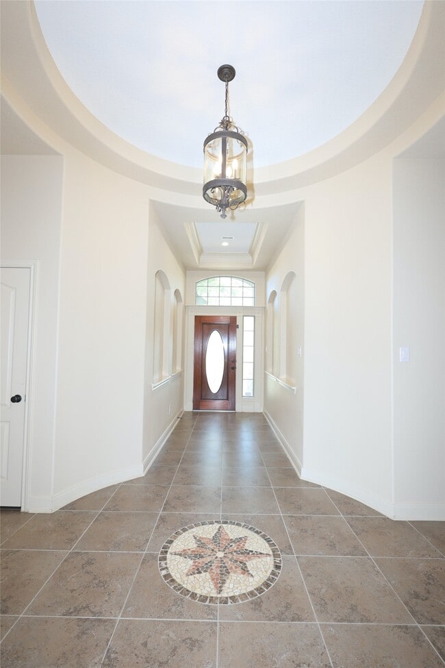 Building Photo - 17311 Quiet Shores Dr
