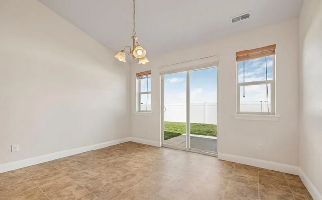 Building Photo - *$200 OFF FIRST MONTH RENT! | BEAUTIFUL 3 bed, 2 bath home in the desirable Summerfield Subdivision