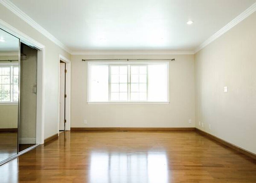 Building Photo - 1113 Remington Ct