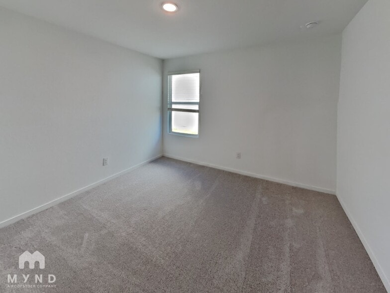 Building Photo - 340 Pacific Waters