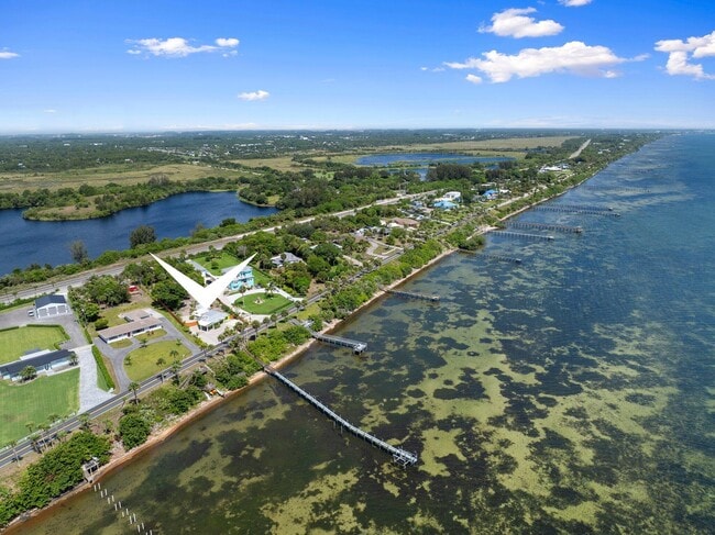 Building Photo - 5203 S Indian River Dr