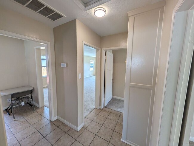 Building Photo - 4829 Gundry Ave