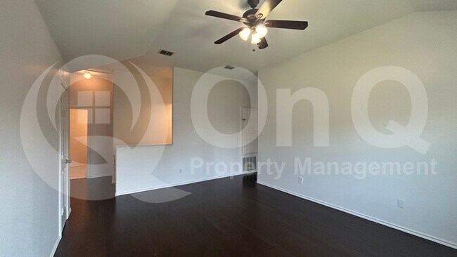 Building Photo - 905 Cedar Creek Dr