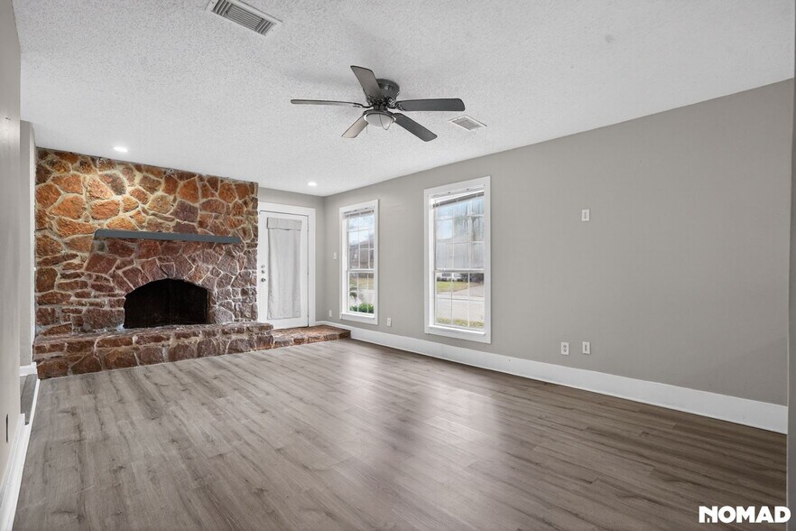 Building Photo - 17805 Villa Way Dr