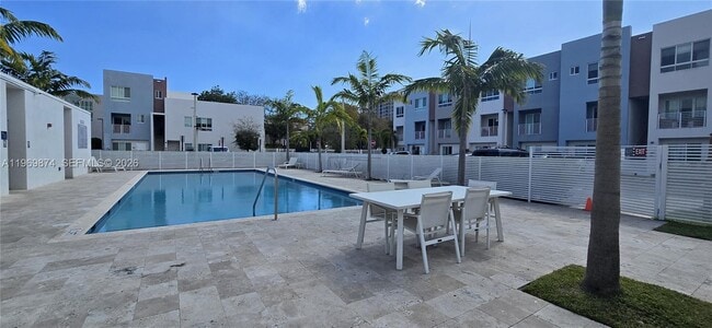 Building Photo - 2535 NE 193rd St