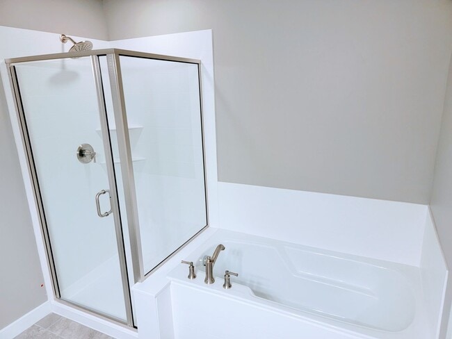 Building Photo - Gorgeous Townhome!!!