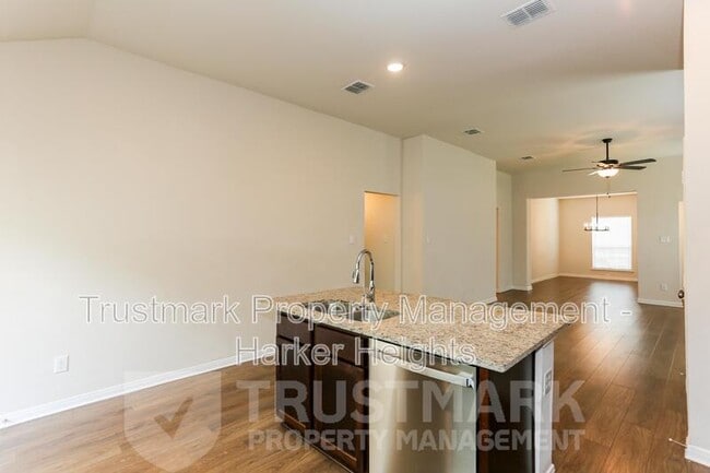 Building Photo - 3050 Dade Loop
