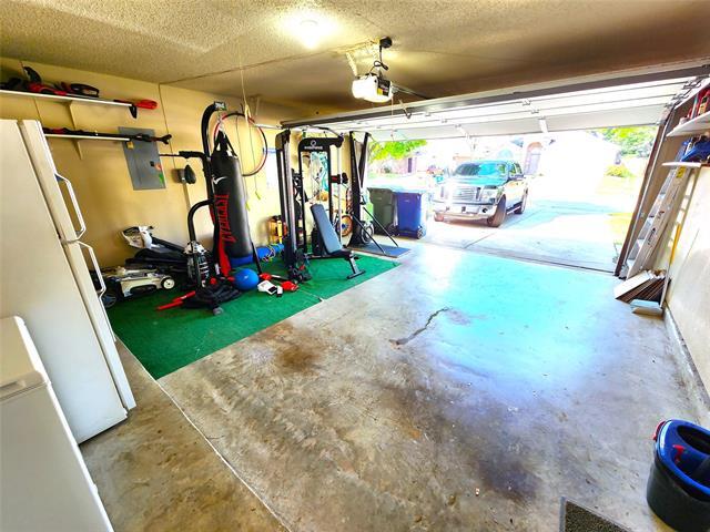 Building Photo - 1721 Ingleside Dr