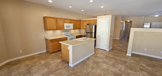 Building Photo - 28057 N Quartz Dr