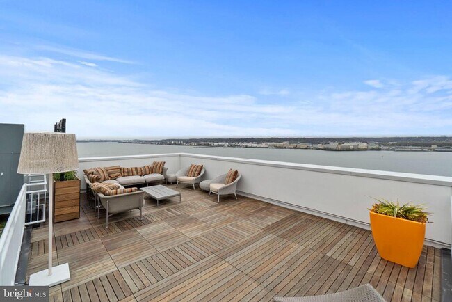 Building Photo - 925 N Fairfax St