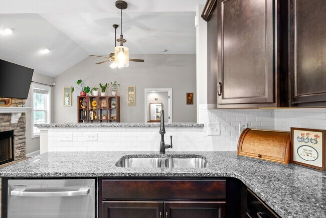 Building Photo - Fish, Swim or Canoe from your backyard! Beautiful 3 bed 2 bath with large Fenced in backyard!