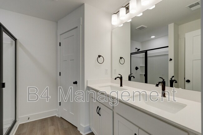 Building Photo - 416 W Parima Ct