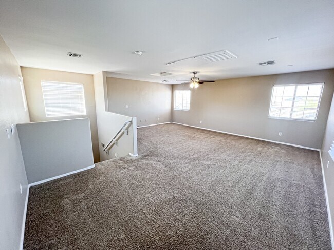 Building Photo - 7016 S 7th Ln