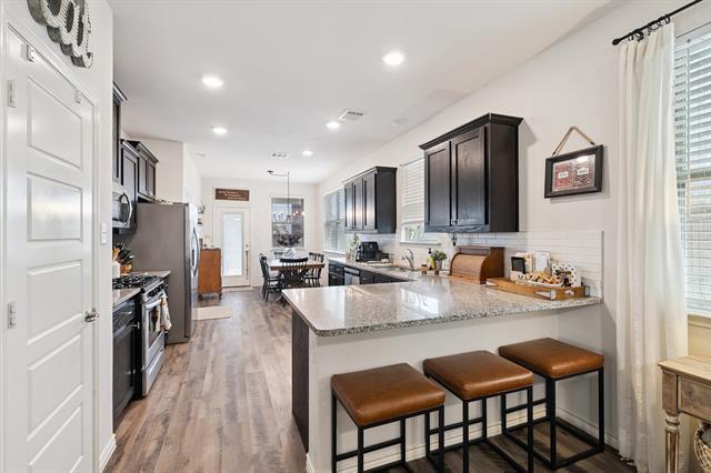Building Photo - 2145 Miramar Dr