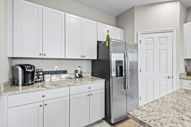 Building Photo - 1766 NW Cataluna Cir
