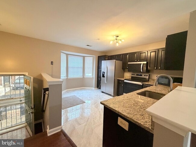 Building Photo - 4805 Cowslip Ct