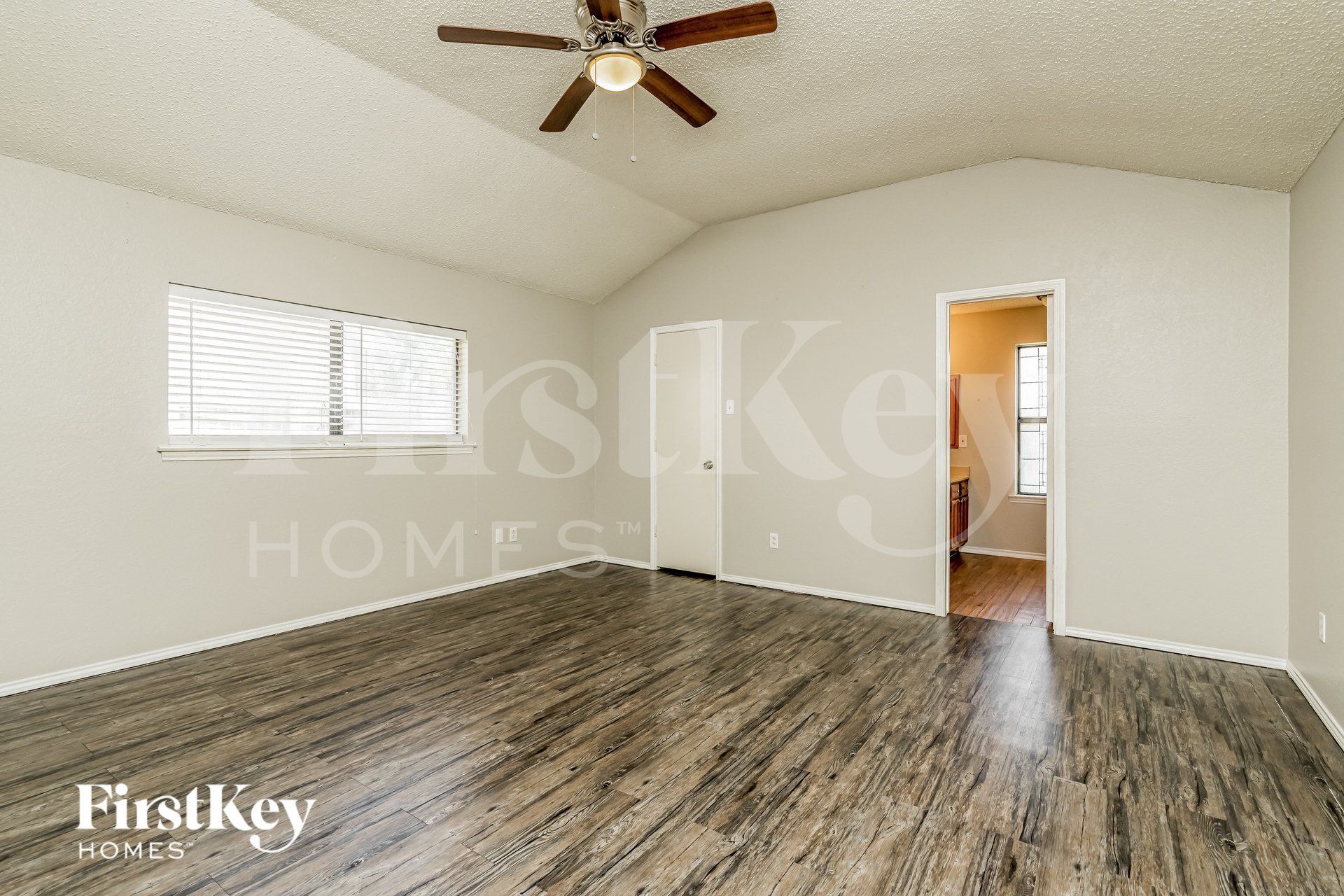 Building Photo - 2661 Claremont Dr