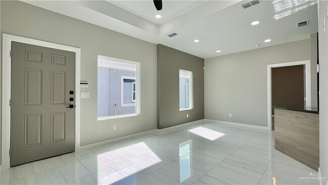 Building Photo - 21 Northwestern Ave