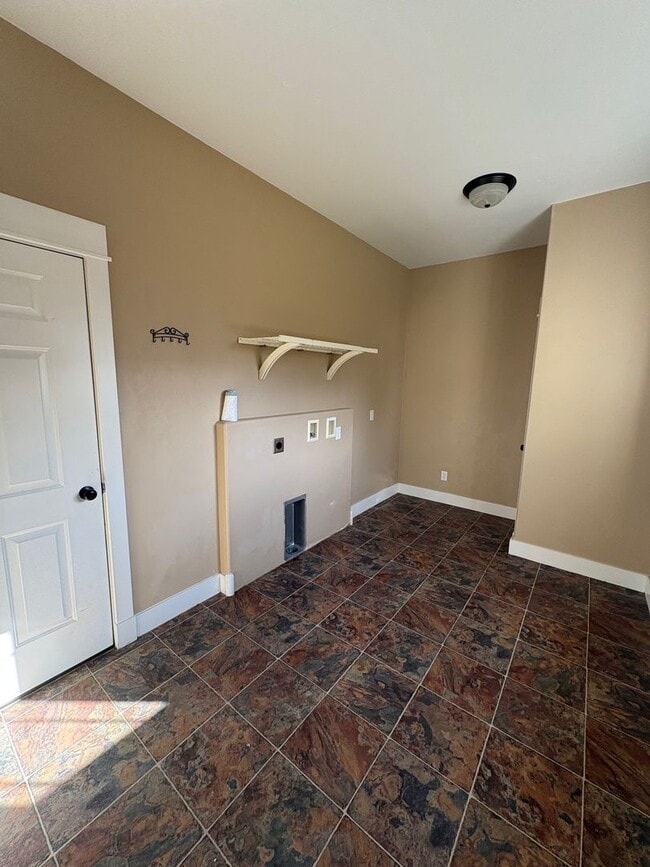 Building Photo - Spacious 4BR in Meadow Creek – Fenced Yard, Bonus Room, Near Trails - Southside of Bozeman!