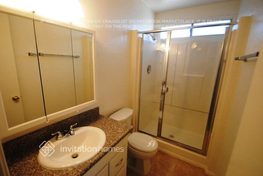 Building Photo - 4806 W Christy Dr